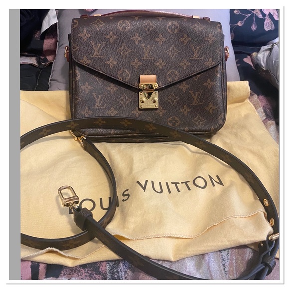 🎈SOLD🎈Like new Louis Vuitton Pochette Métis - Picture 7 of 15